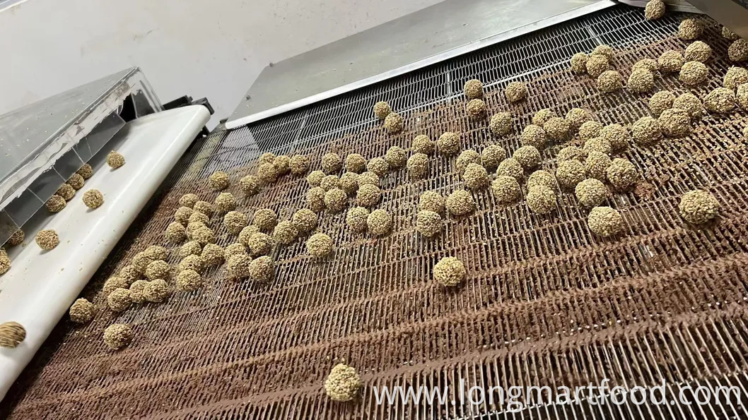 Crunchy Wafer Ball Milk Chocolate with Peanut/Crispy Rice/Cookie Packed in Heart Box